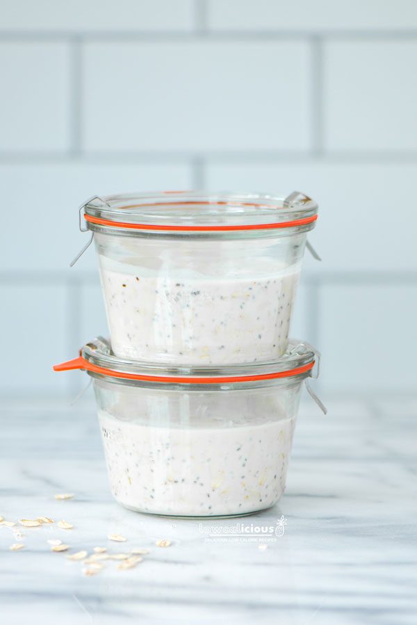 blog post for How to Make Overnight Oats with two overnight oats meal prepped into 2 glass Weck jars stacked on each other.